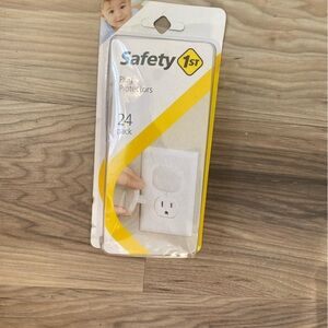 Safety 1st White Outlet Plug Protectors - 24 Pack